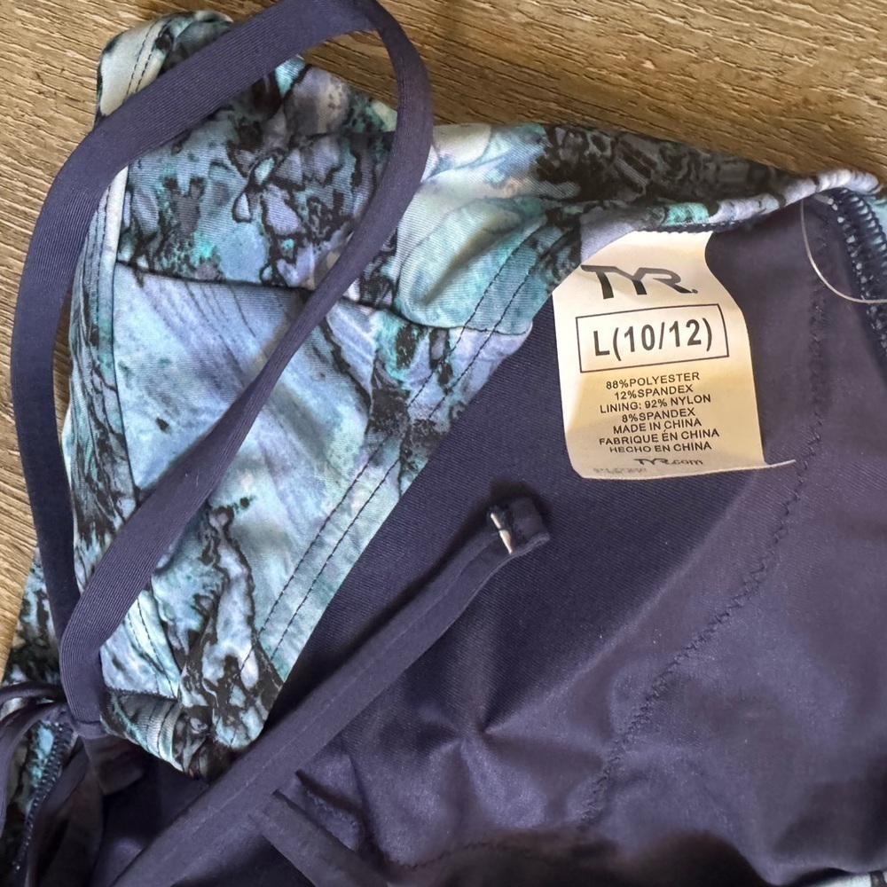 TYR Women's Kira Top - Picture 5 of 6
